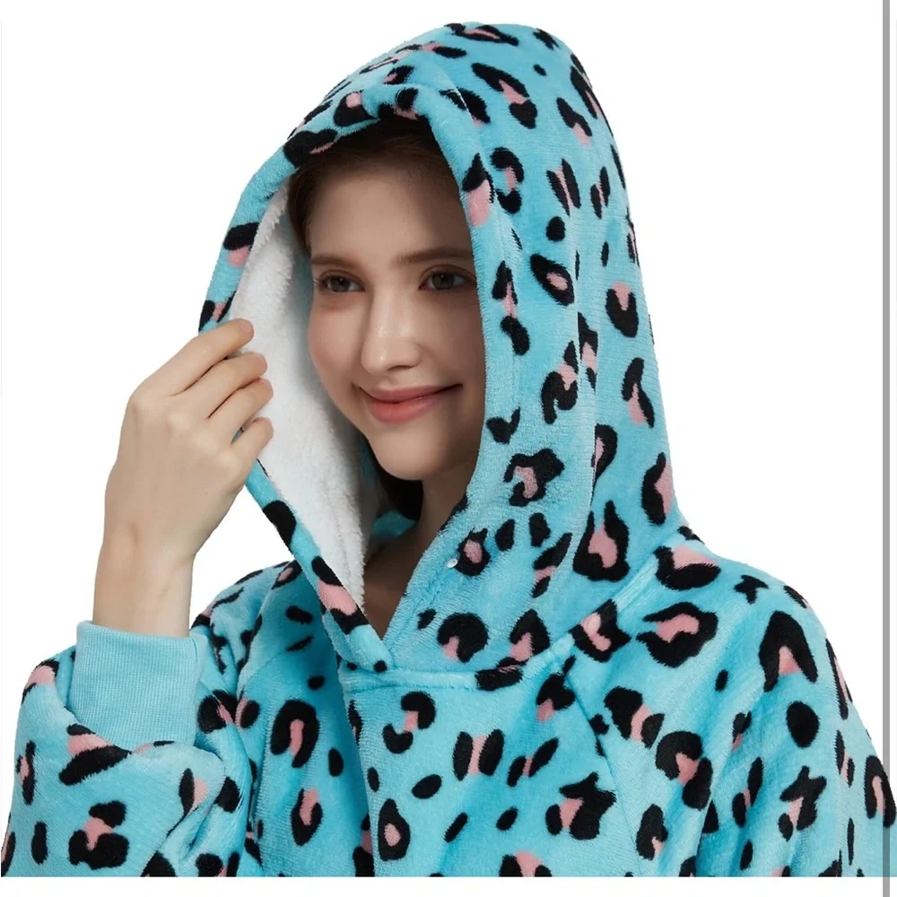 Blue Leopard Print fleece Hoodie Blanket